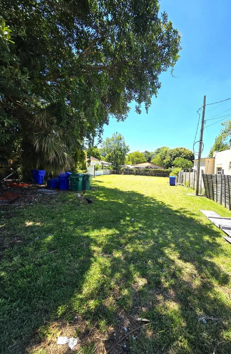 1252 NW 35th Street, Miami, FL 33142