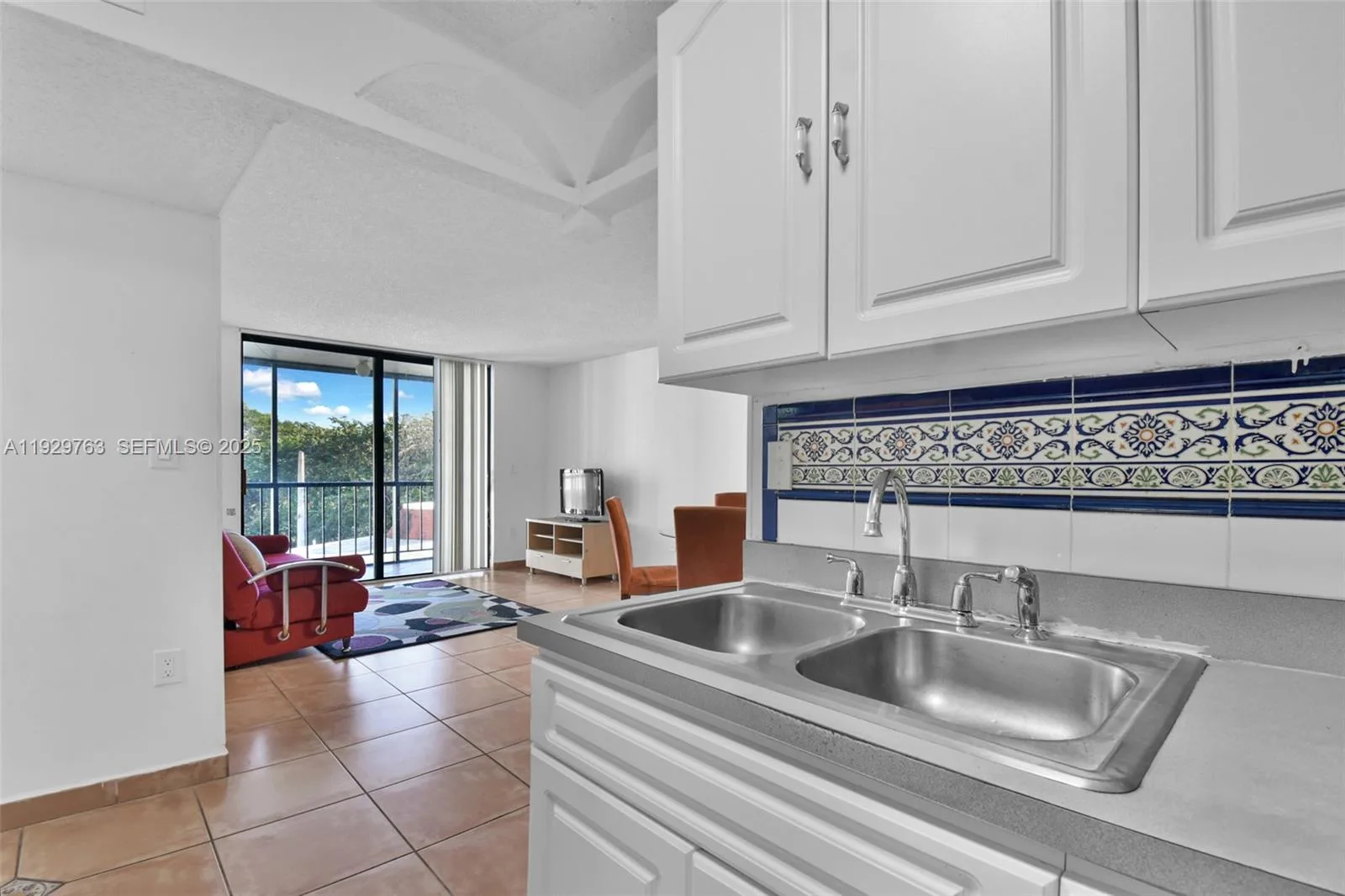 9682 Fontainebleau Blvd # 306, Miami, FL 33172 photo 11