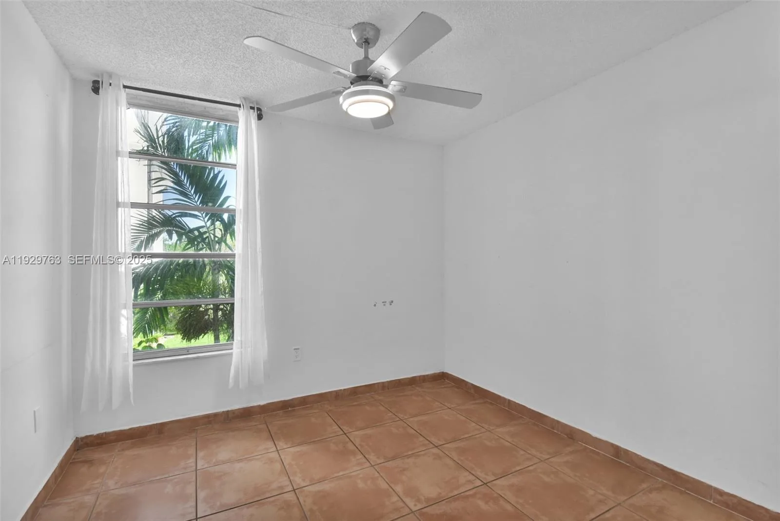 9682 Fontainebleau Blvd # 306, Miami, FL 33172 photo 12