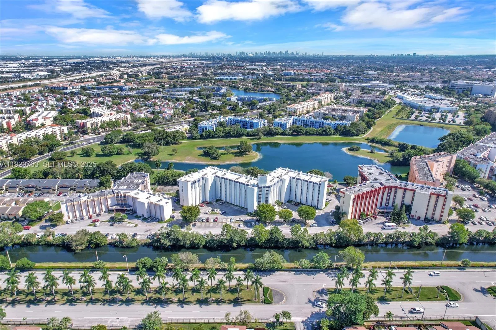9682 Fontainebleau Blvd # 306, Miami, FL 33172 photo 2