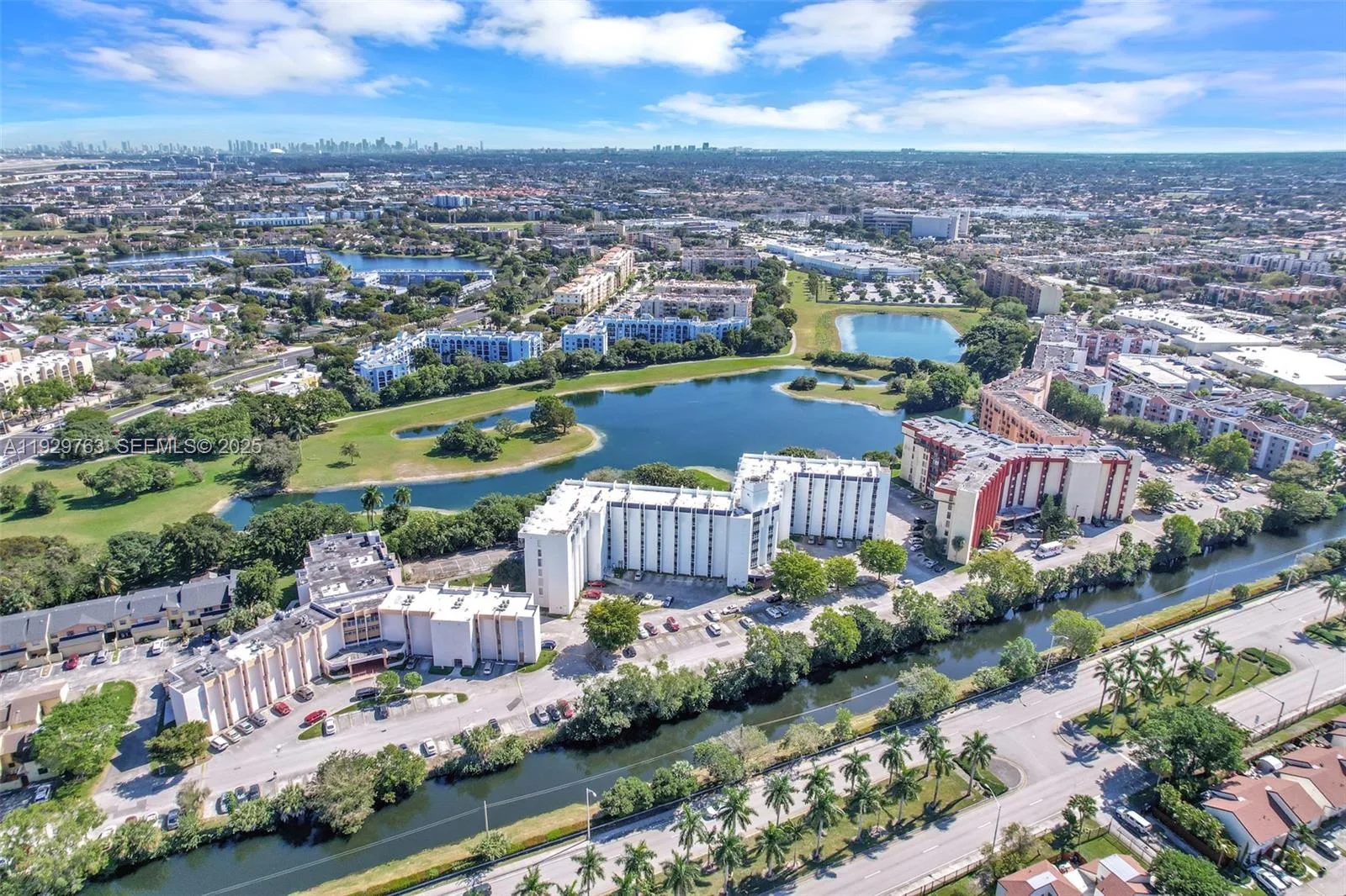 9682 Fontainebleau Blvd # 306, Miami, FL 33172 photo 3