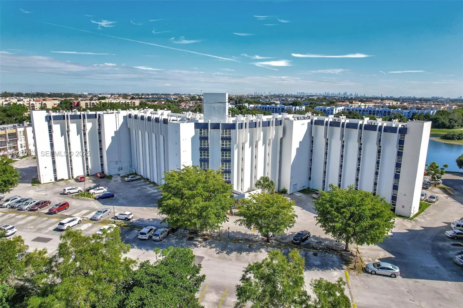 9682 Fontainebleau Blvd # 306, Miami, FL 33172 photo 4