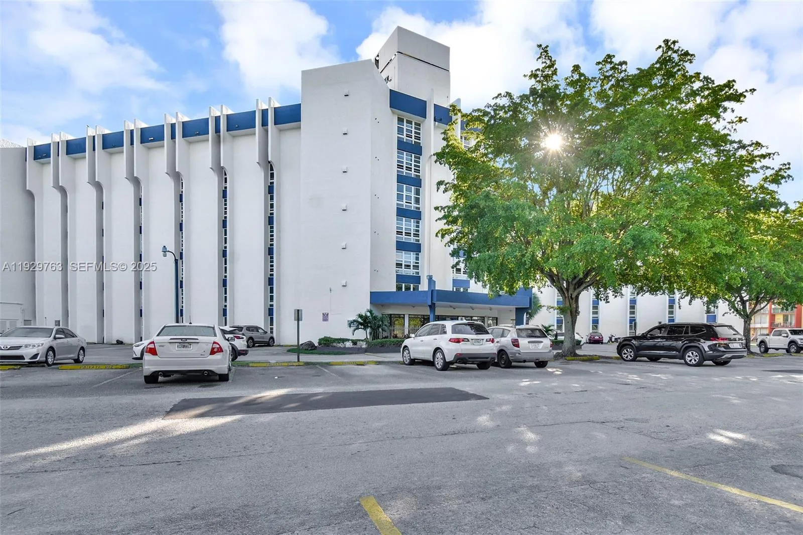 9682 Fontainebleau Blvd # 306, Miami, FL 33172 photo 5