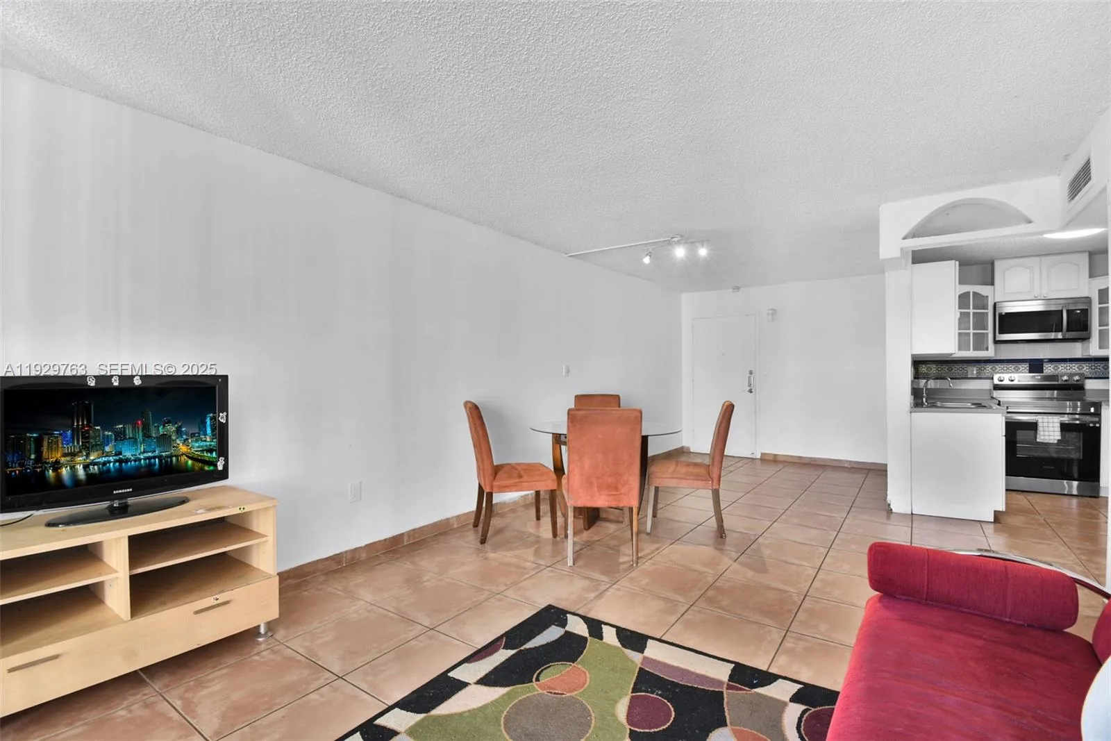 9682 Fontainebleau Blvd # 306, Miami, FL 33172 photo 8