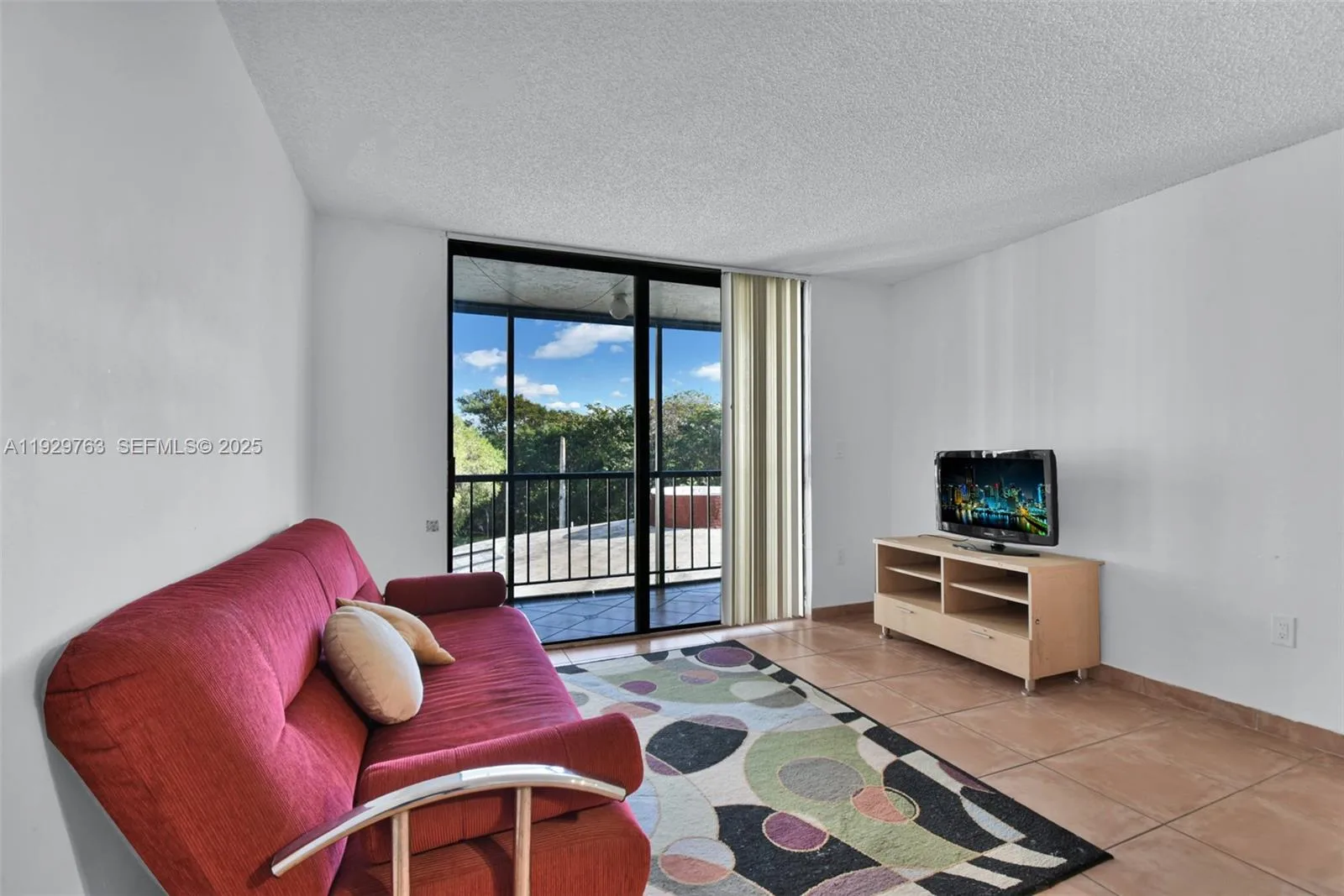 9682 Fontainebleau Blvd # 306, Miami, FL 33172 photo 9