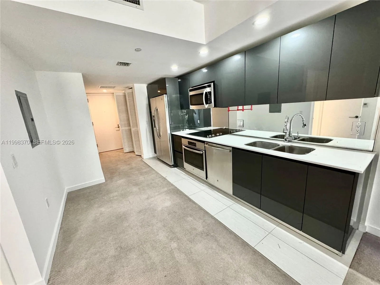 31 SE 6th St # 303, Miami, FL 33131 photo 2