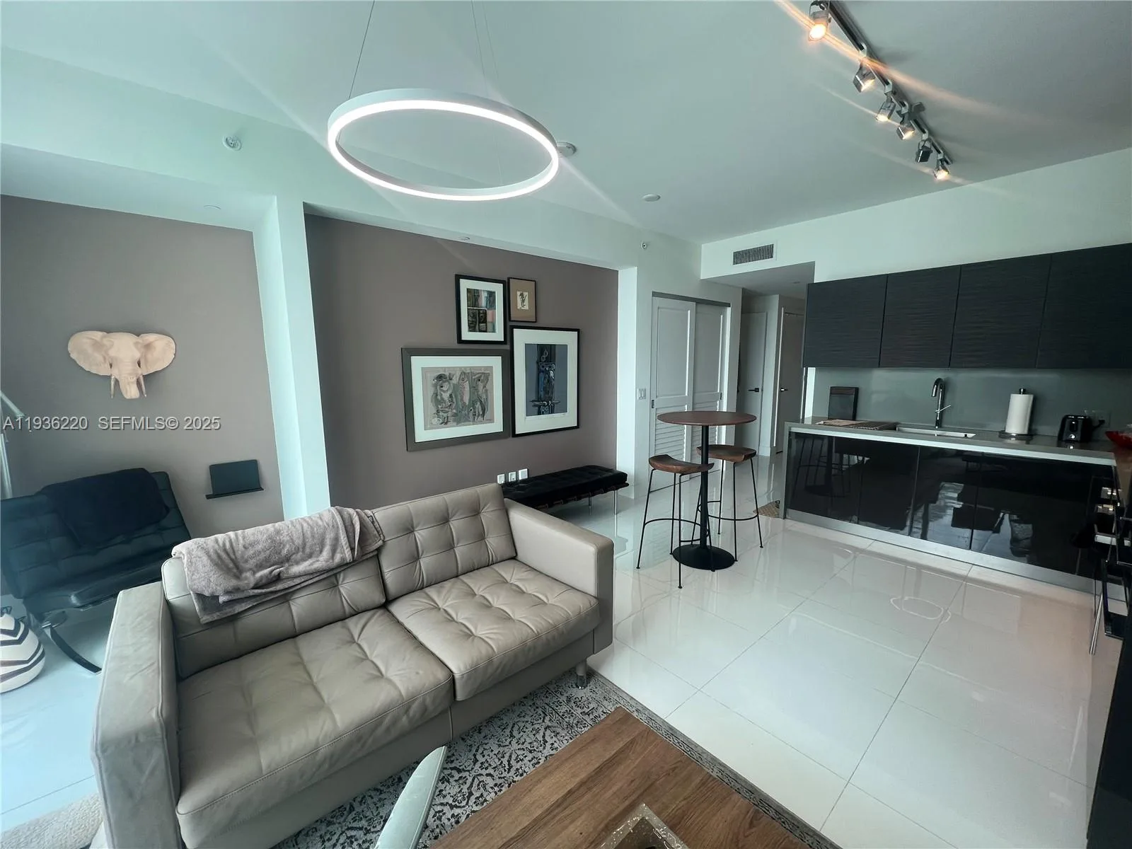 1080 Brickell Ave # 3605, Miami, FL 33131 photo 2