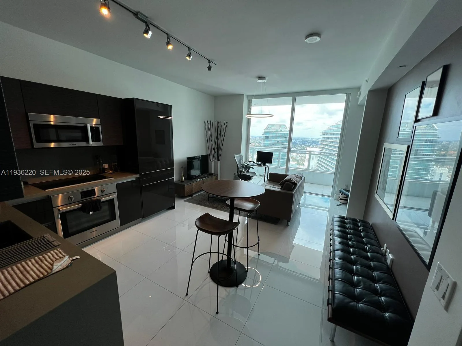 1080 Brickell Ave # 3605, Miami, FL 33131 photo 3