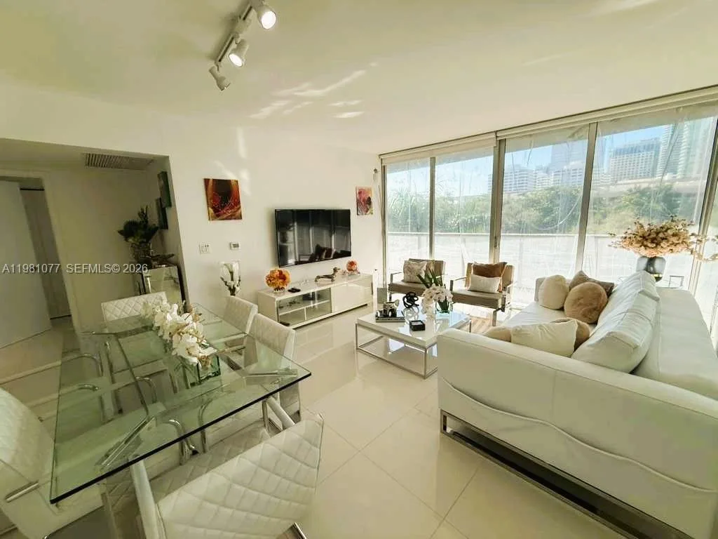 495 Brickell Ave # 511, Miami, FL 33131 photo 3