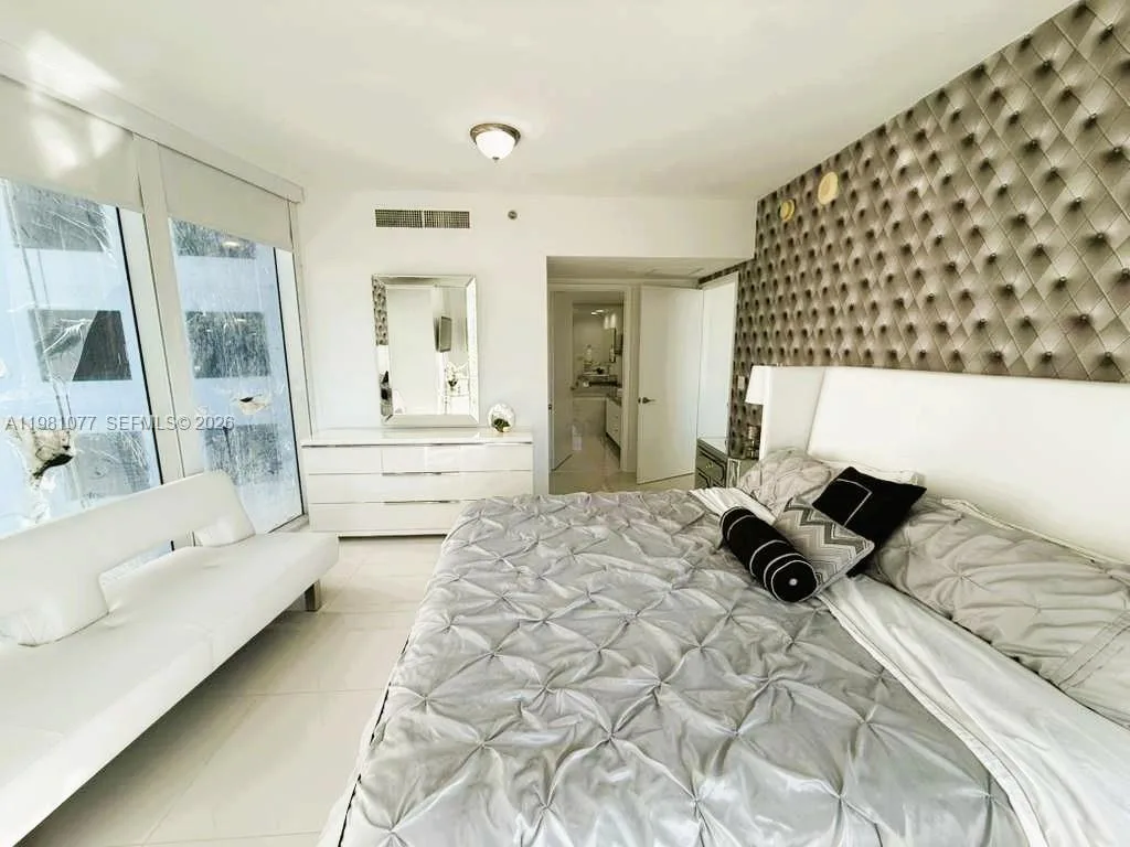 495 Brickell Ave # 511, Miami, FL 33131 photo 8