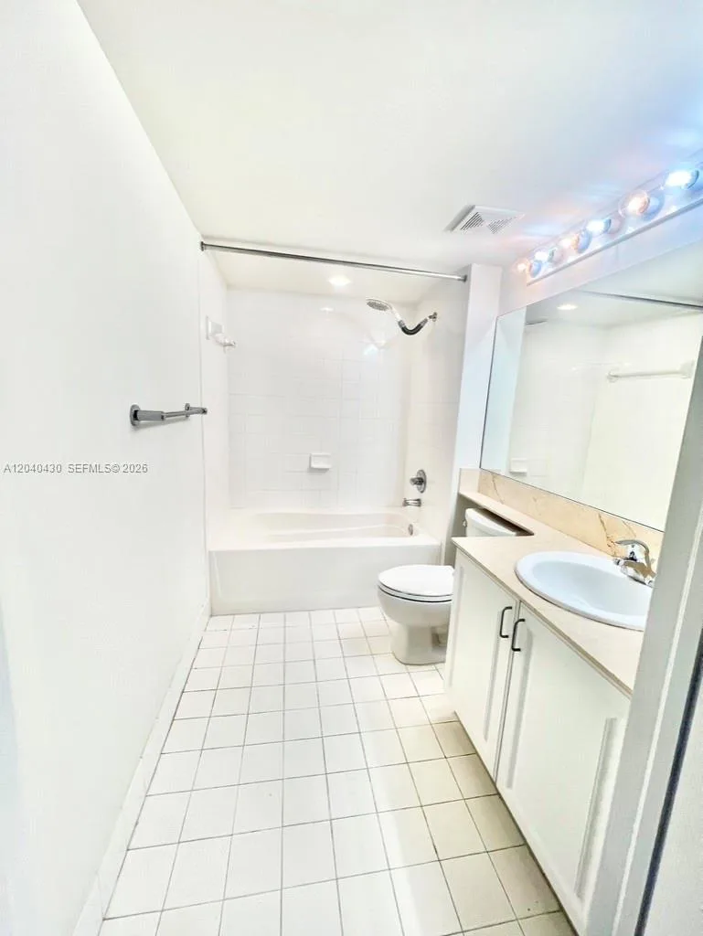 1155 BRICKELL BAY DR # 807, Miami, FL 33131 photo 10