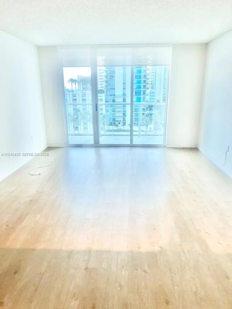 1155 BRICKELL BAY DR # 807, Miami, FL 33131 photo 2