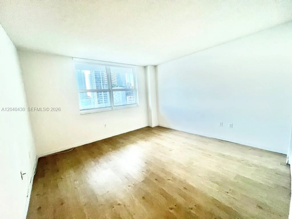 1155 BRICKELL BAY DR # 807, Miami, FL 33131 photo 7