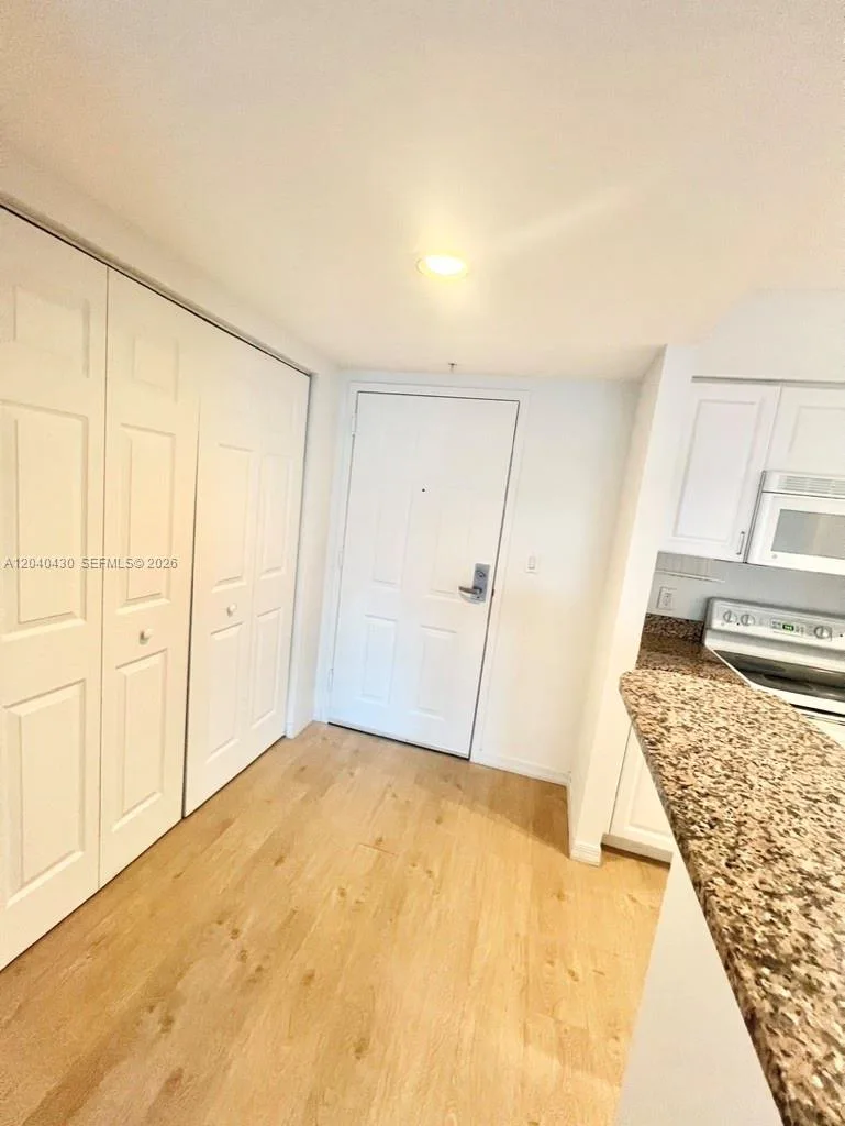 1155 BRICKELL BAY DR # 807, Miami, FL 33131 photo 8