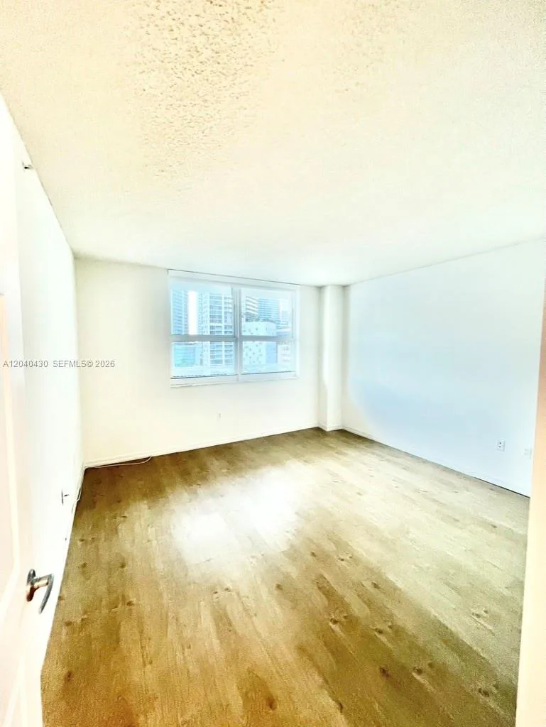 1155 BRICKELL BAY DR # 807, Miami, FL 33131 photo 9