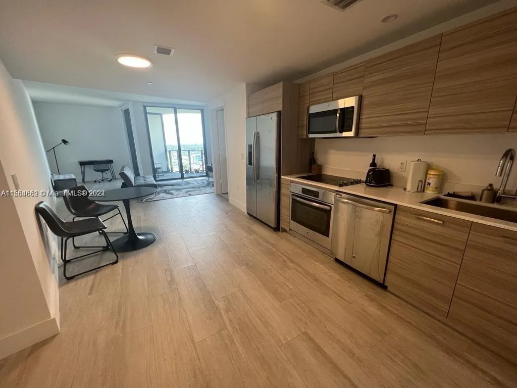 121 NE 34th St # 2014, Miami, FL 33137