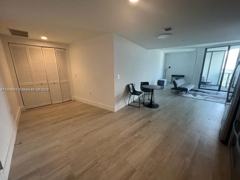 121 NE 34th St # 2014, Miami, FL 33137 photo 4