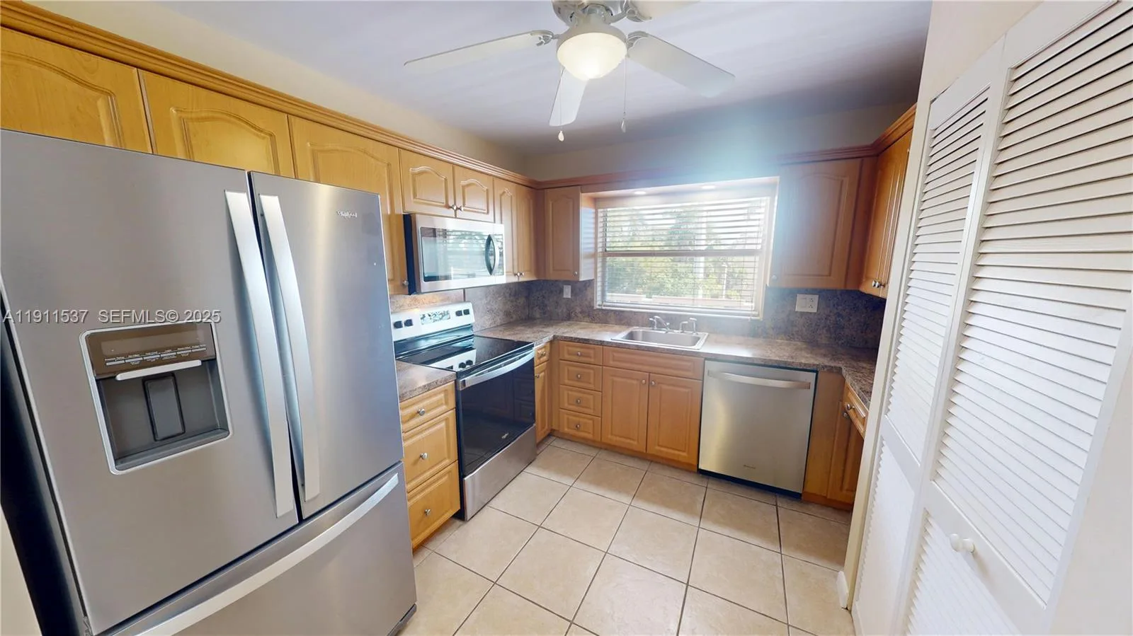 9301 Sunrise Lakes Blvd # 303, Sunrise, FL 33322 photo 4