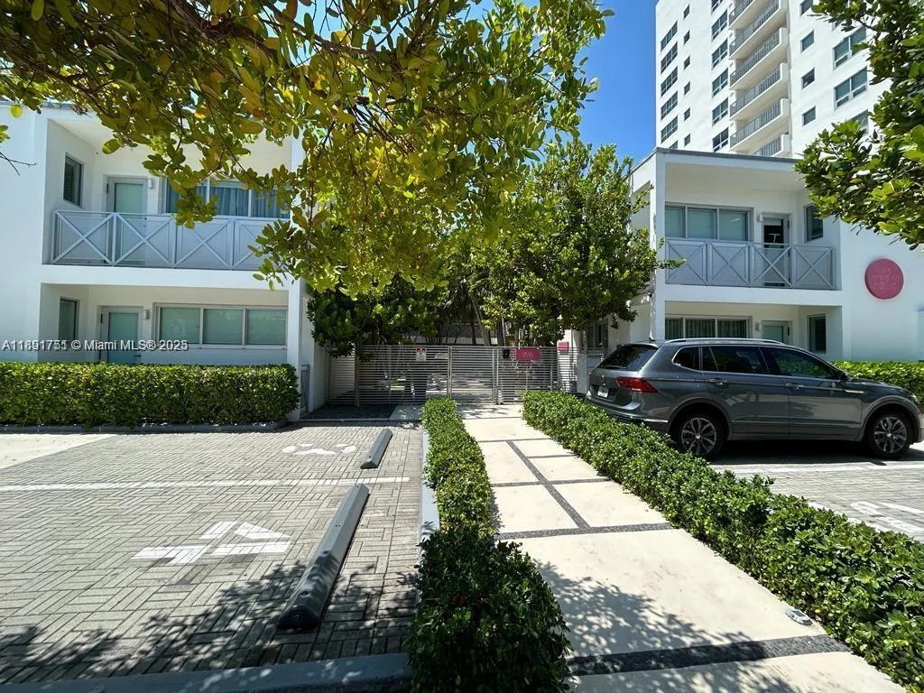 1816 Meridian Ave # 18, Miami Beach, FL 33139 photo 2