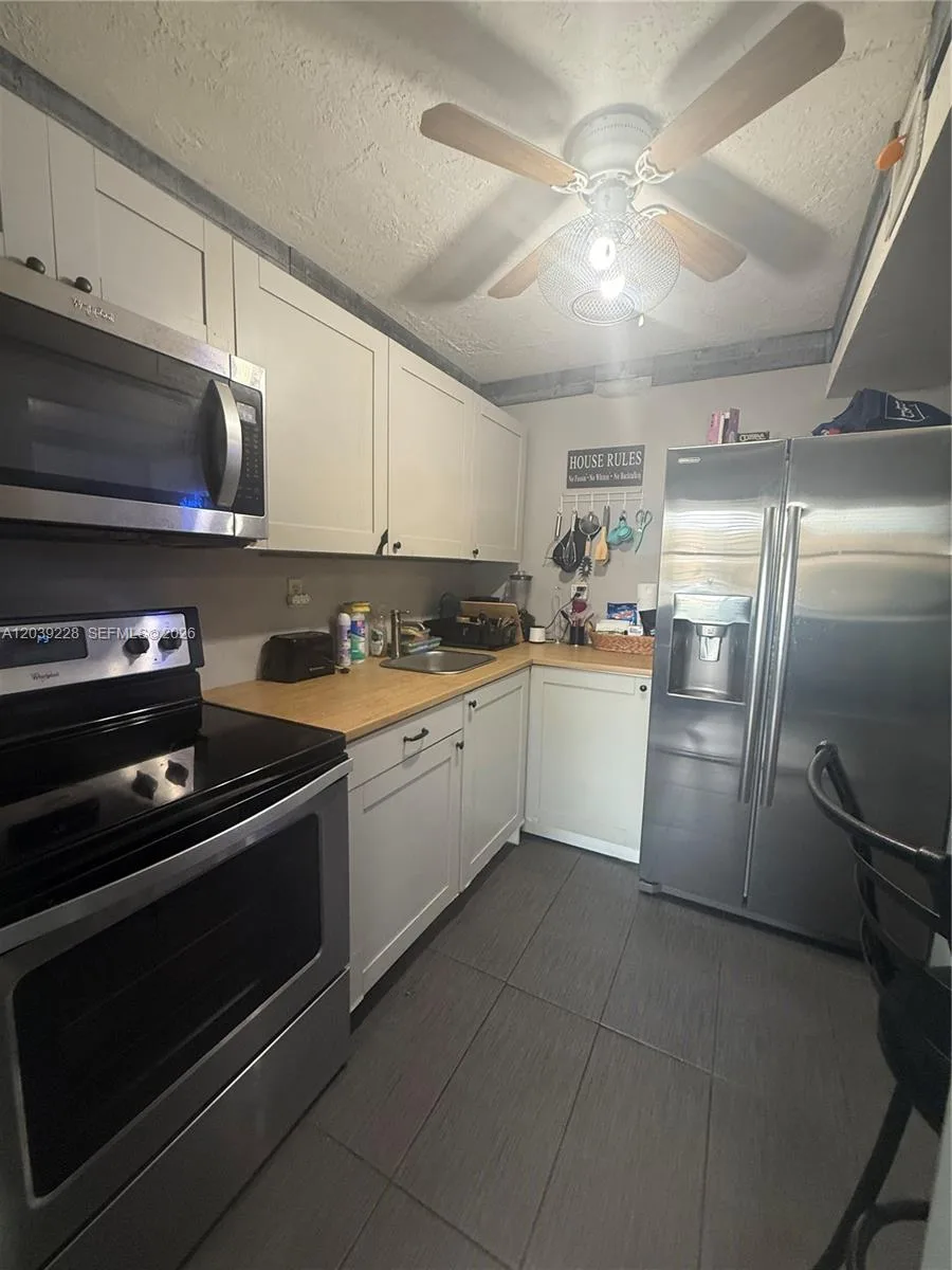 9081 Sunrise Lakes Blvd # 108, Sunrise, FL 33322