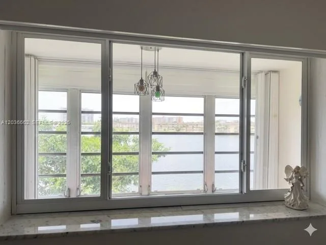 1530 NE 191st St # 305, Miami, FL 33179 photo 10