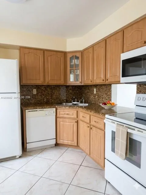 1530 NE 191st St # 305, Miami, FL 33179 photo 11