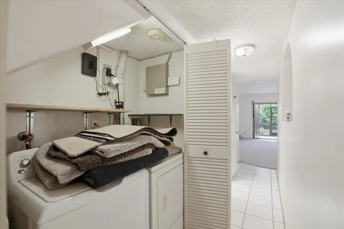 275 Jacaranda Drive, Plantation, FL 33324 photo 12