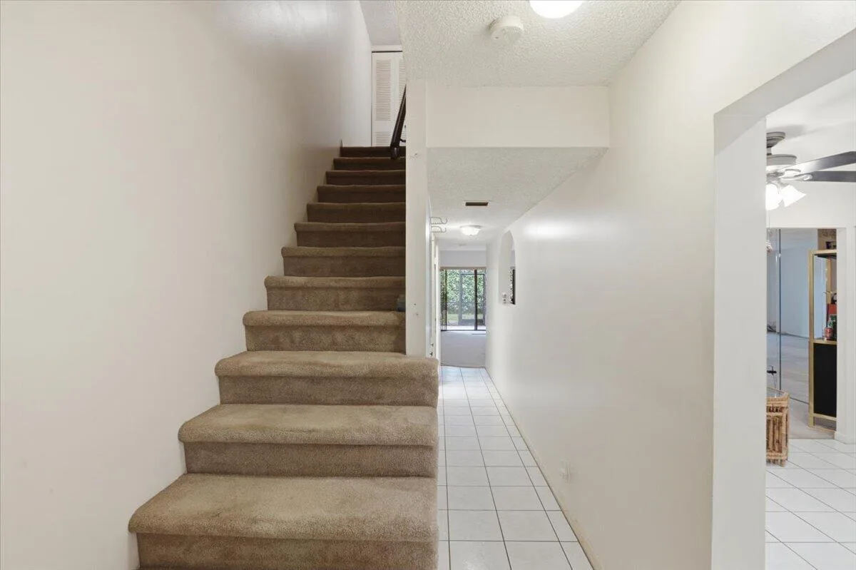 275 Jacaranda Drive, Plantation, FL 33324 photo 6