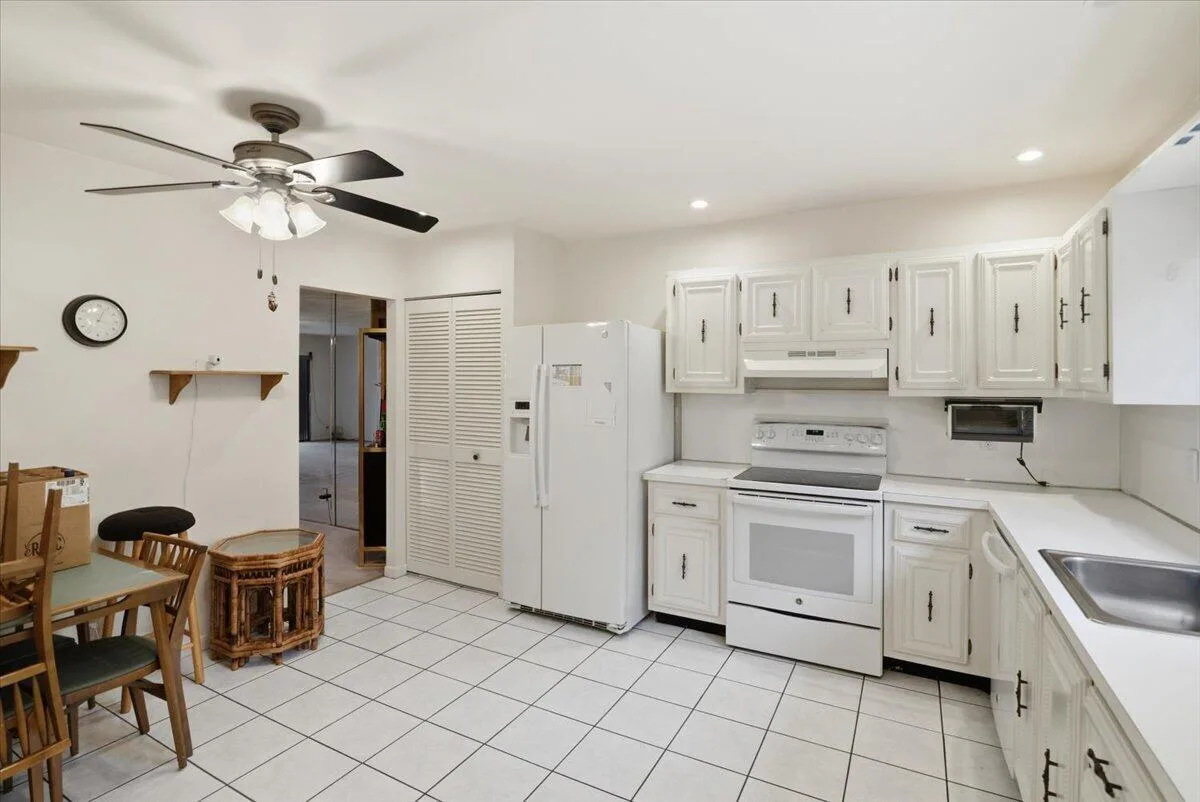 275 Jacaranda Drive, Plantation, FL 33324 photo 8