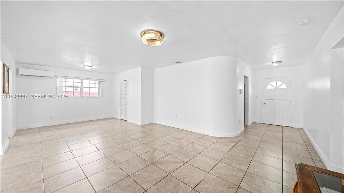 18502 NW 23rd Ct, Miami Gardens, FL 33056 photo 7