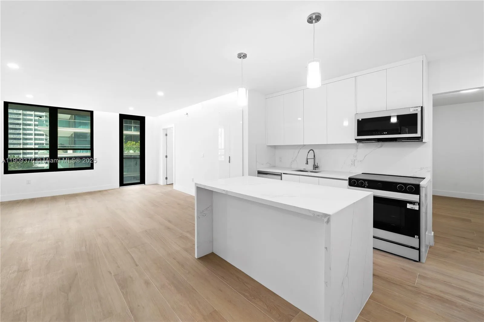 10185 Collins Ave # 722, Bal Harbour, FL 33154