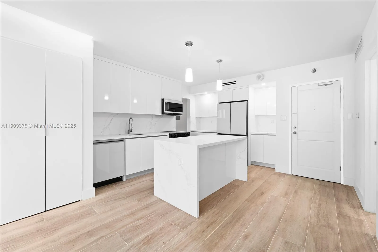 10185 Collins Ave # 722, Bal Harbour, FL 33154 photo 5