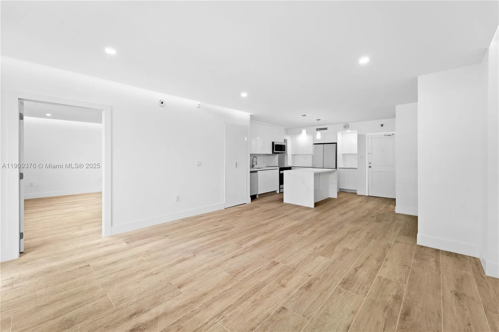 10185 Collins Ave # 722, Bal Harbour, FL 33154 photo 7