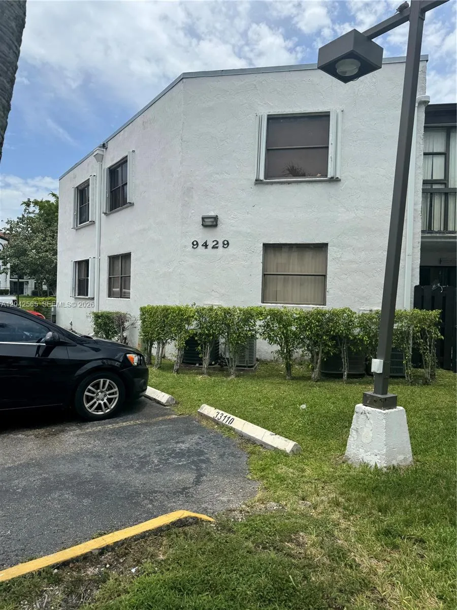 9429 Fontainebleau Blvd # 105-33, Miami, FL 33172 photo 5