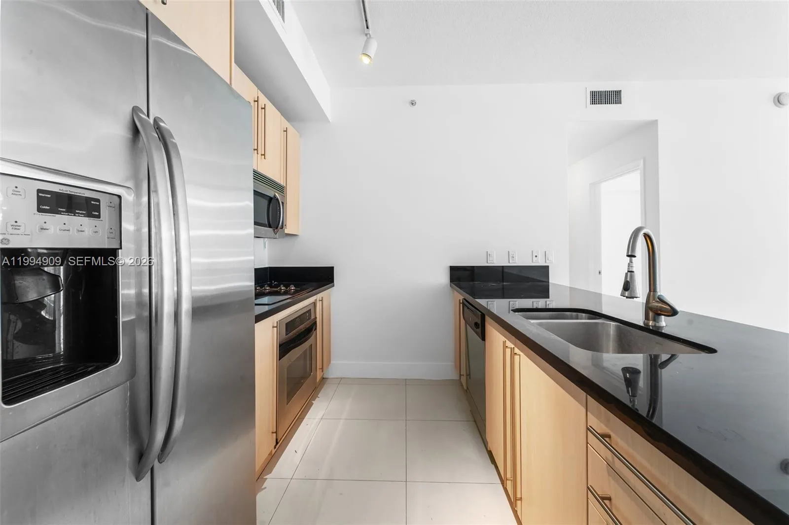 79 SW 12th St # 2108-S, Miami, FL 33130 photo 3