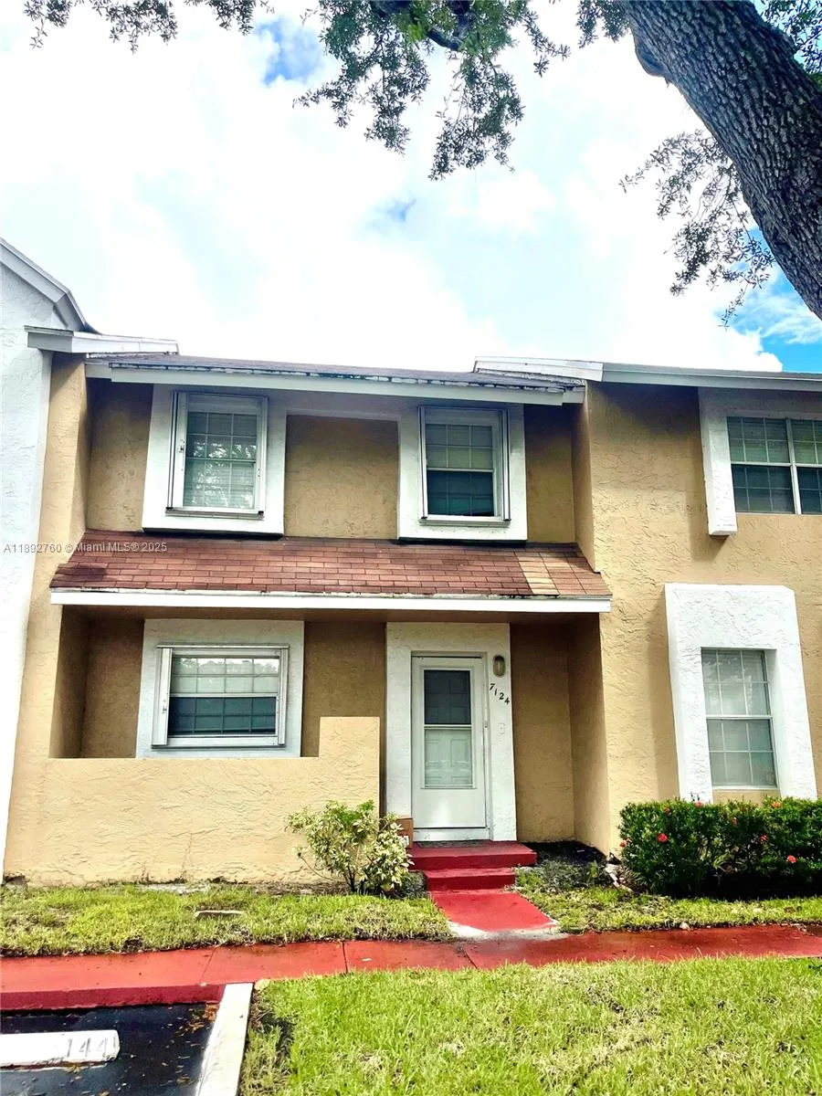 7124 Woodmont Ave, Tamarac, FL 33321 photo 2