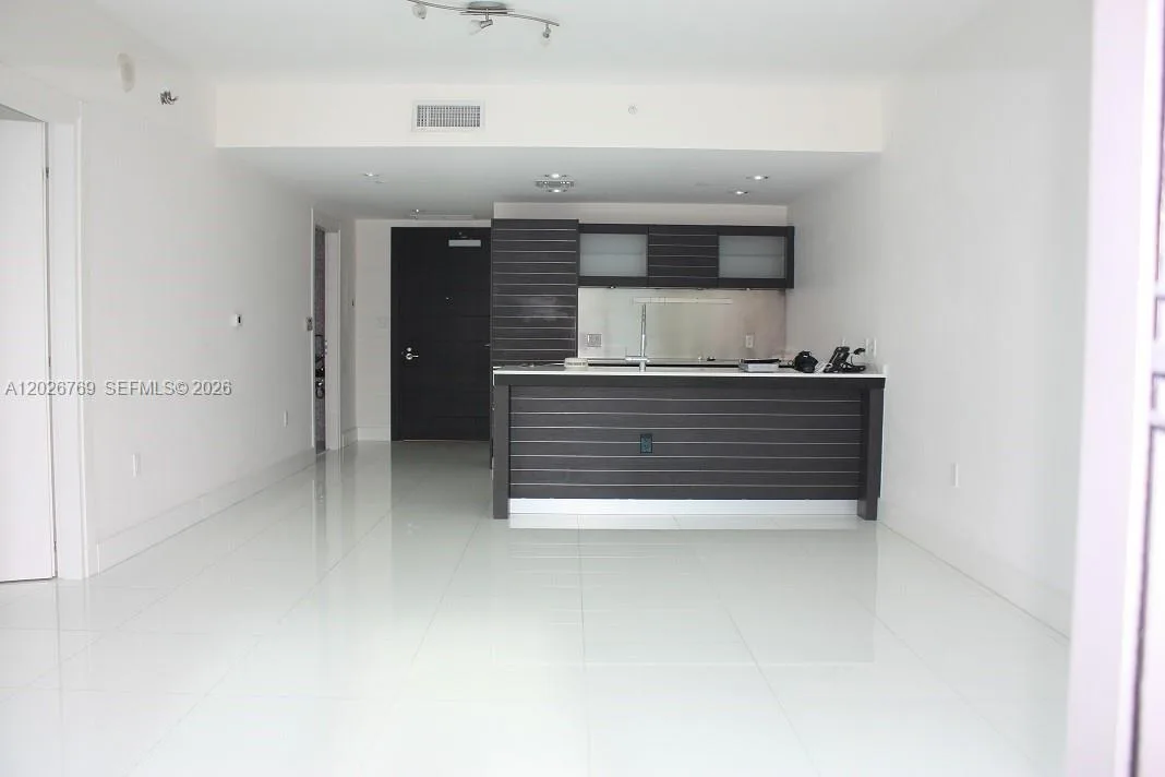 200 Biscayne Boulevard Way # 4211, Miami, FL 33131