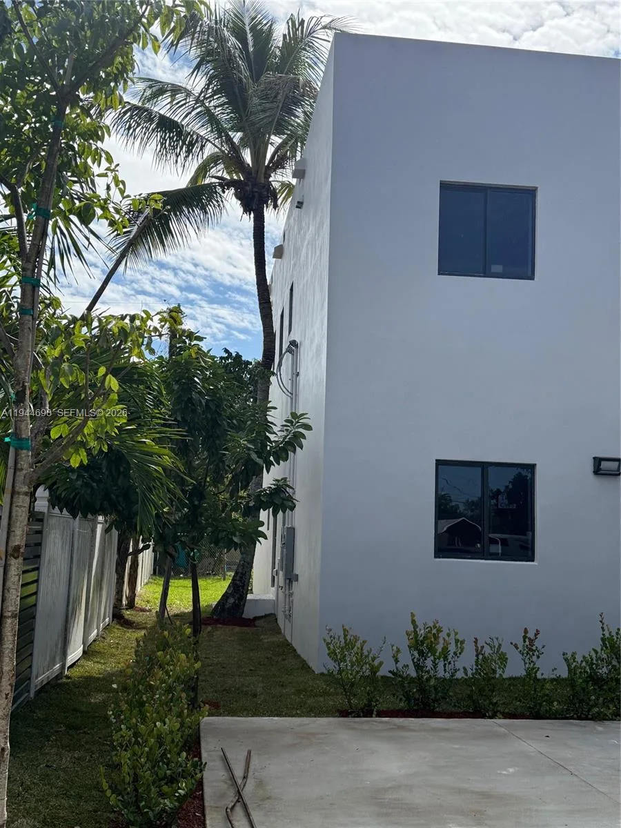 2042 NW 55 TERRACE, Miami, FL 33142 photo 5