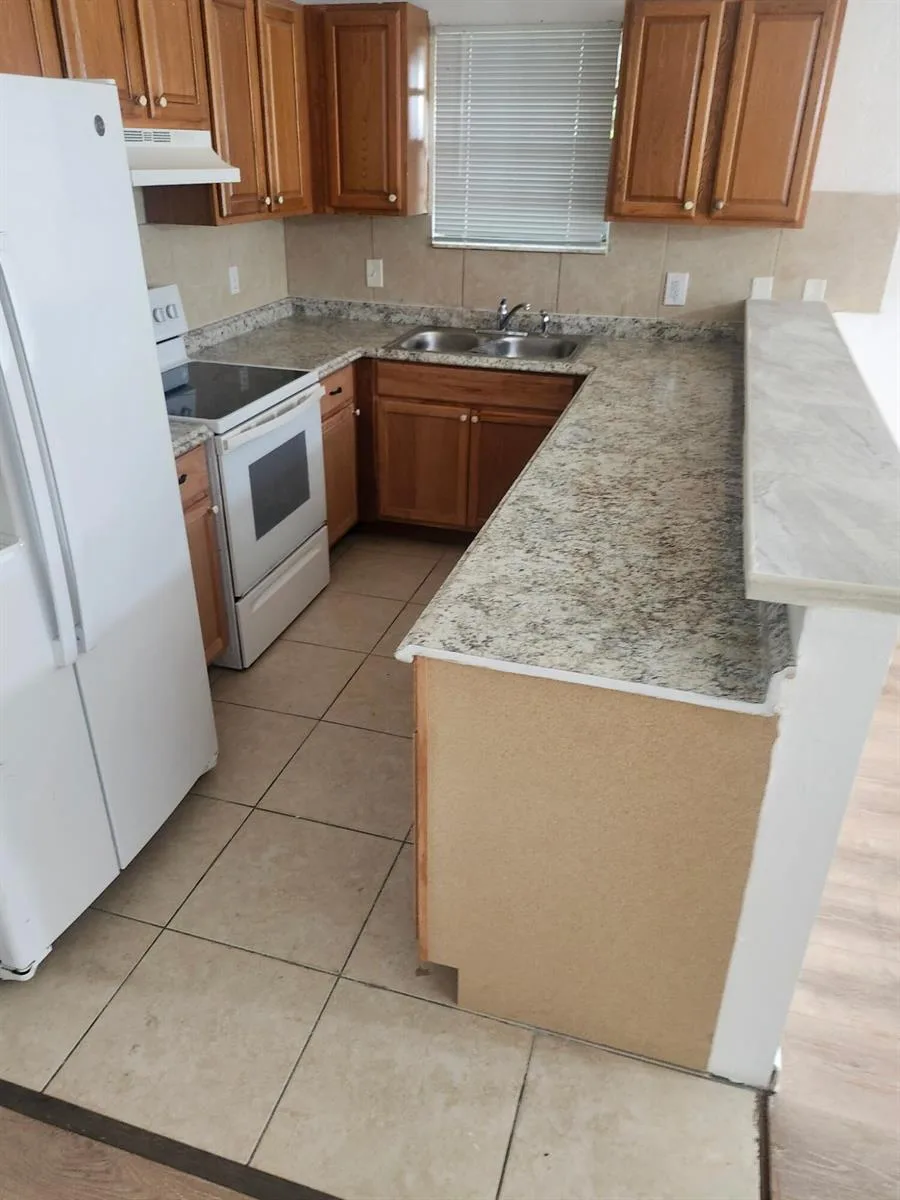 1669 W 27th Street # B, Riviera Beach, FL 33404 photo 2