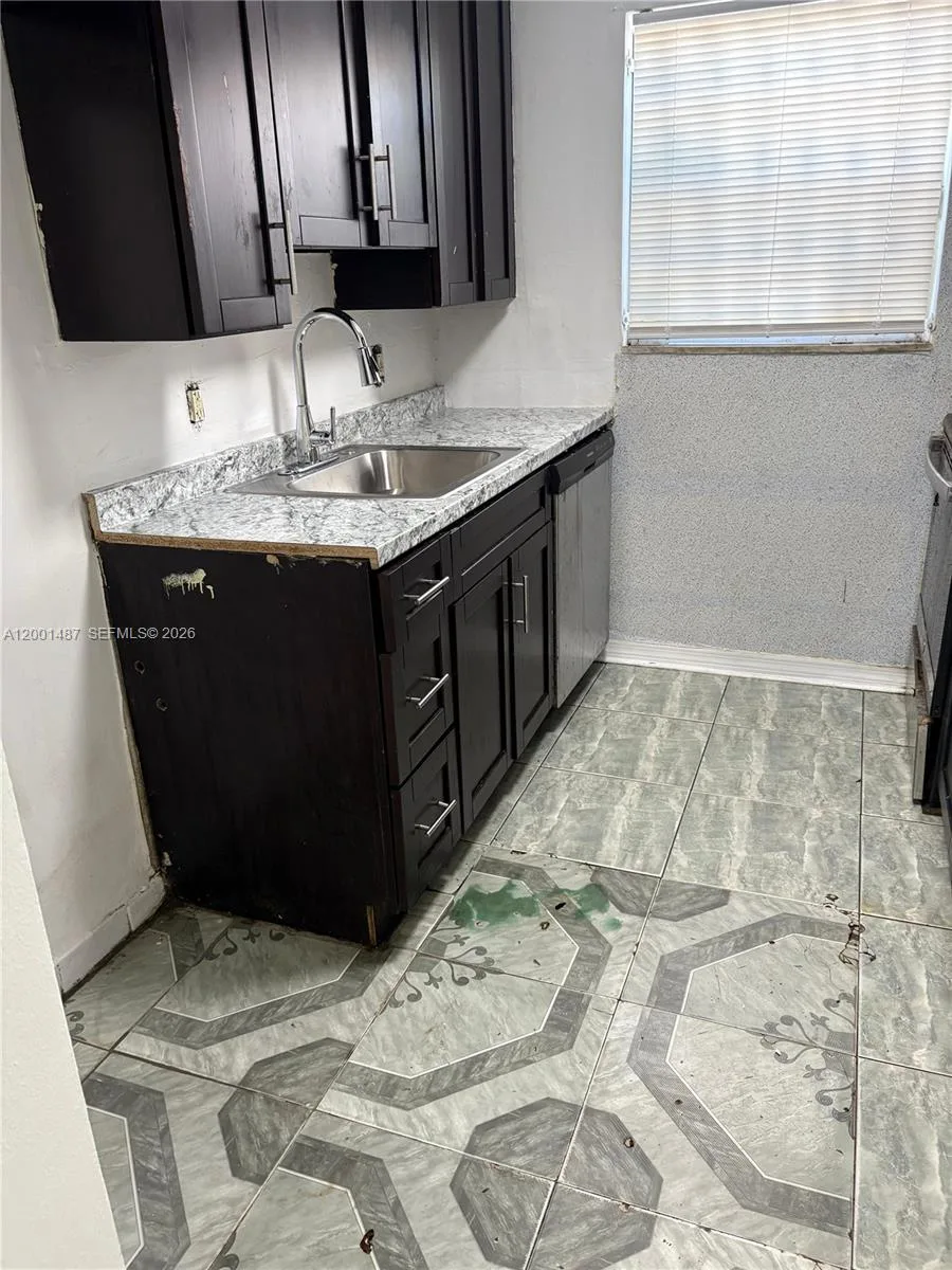 270 NE 142nd St # 14A, Miami, FL 33161