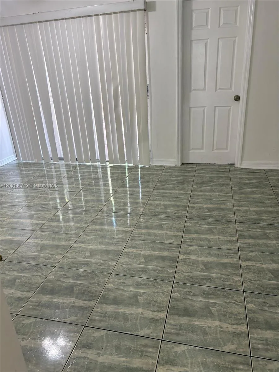 270 NE 142nd St # 14A, Miami, FL 33161 photo 2