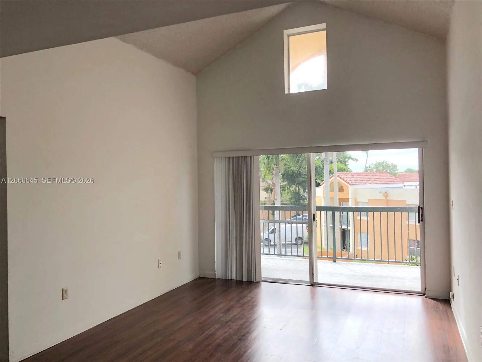 6280 NW 186th St # 311, Hialeah, FL 33015 photo 8