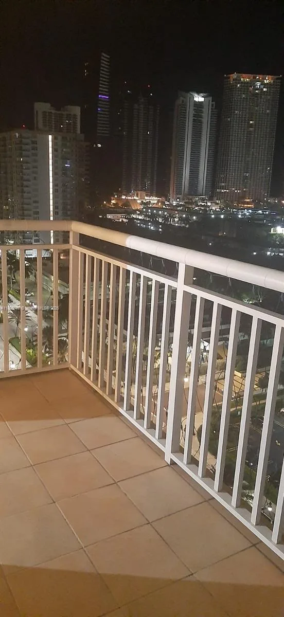 251 174th St # 1711, Sunny Isles Beach, FL 33160 photo 3