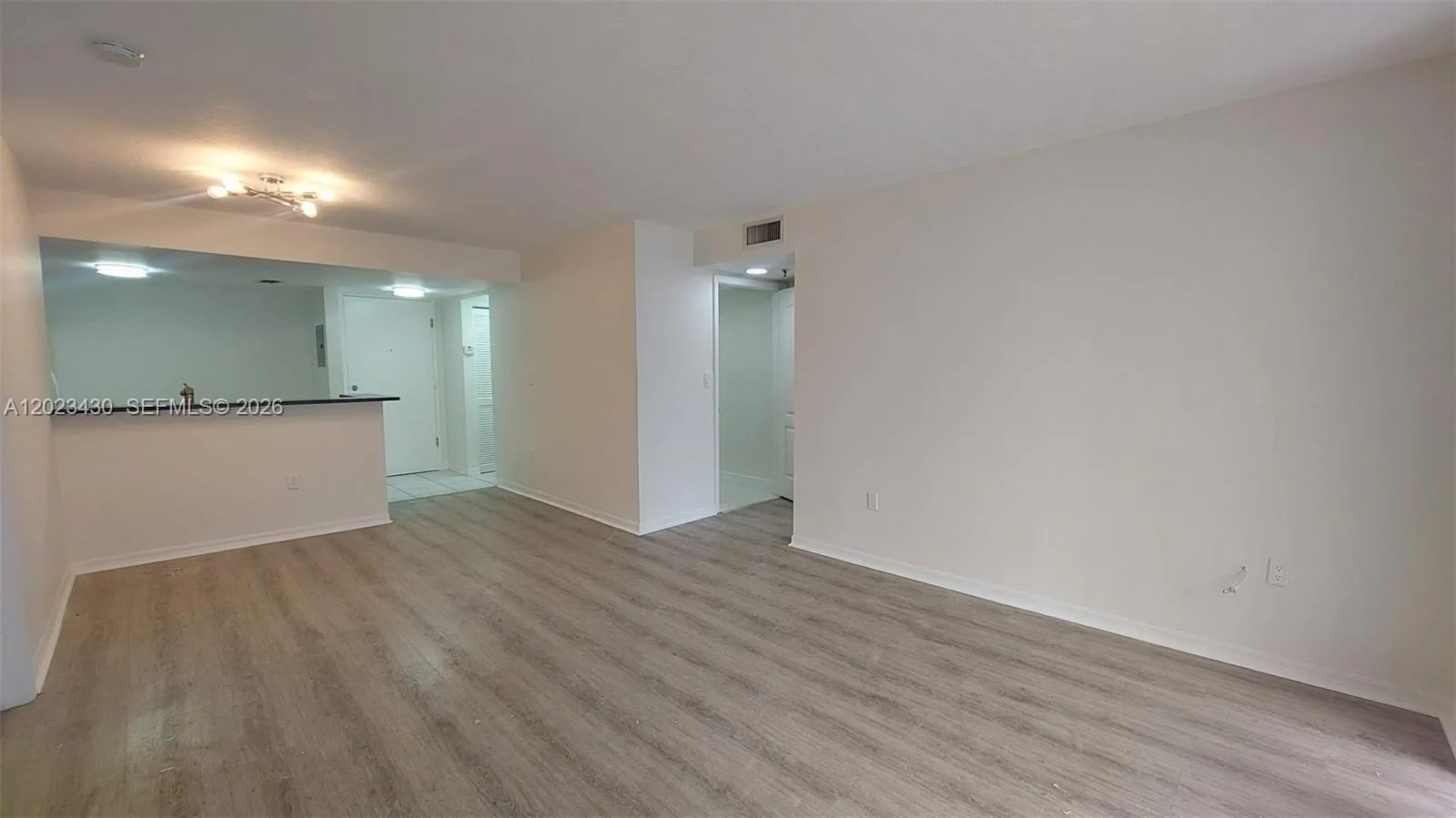 2642 Collins Ave # 408, Miami Beach, FL 33140