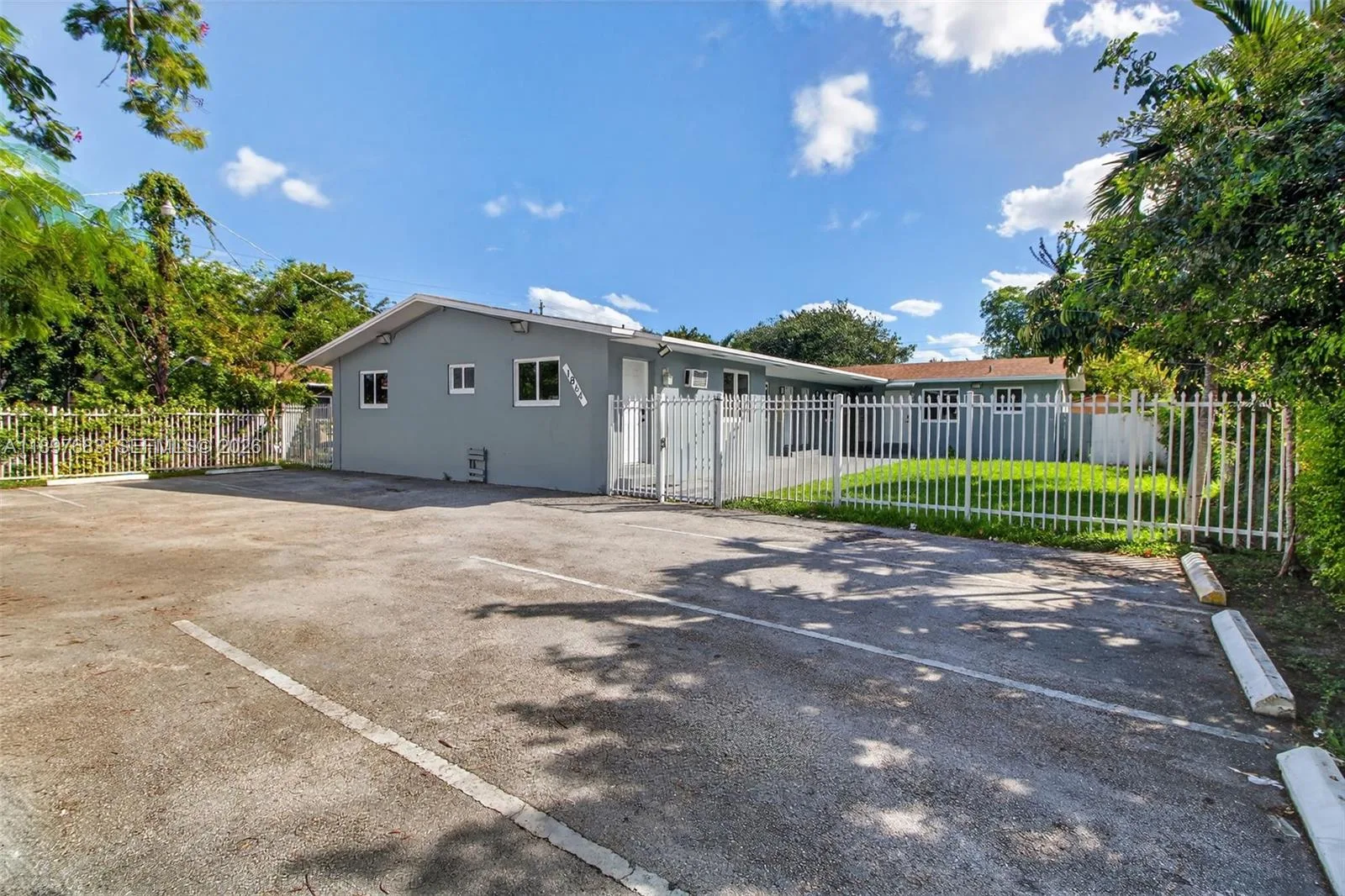 1864 NW 28th St, Miami, FL 33142 photo 2