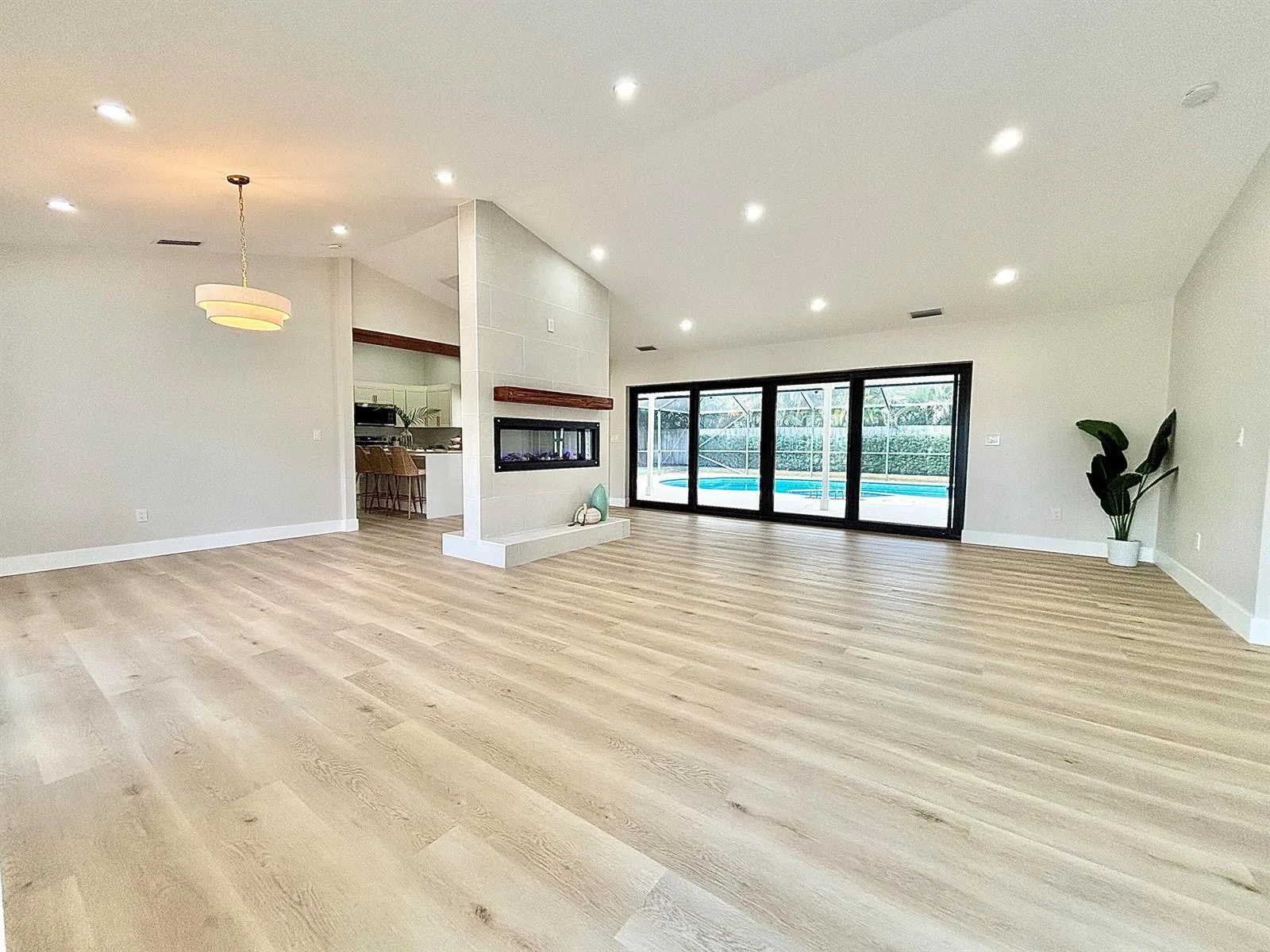 14 SE Paddock Circle, Jupiter, FL 33469 photo 2
