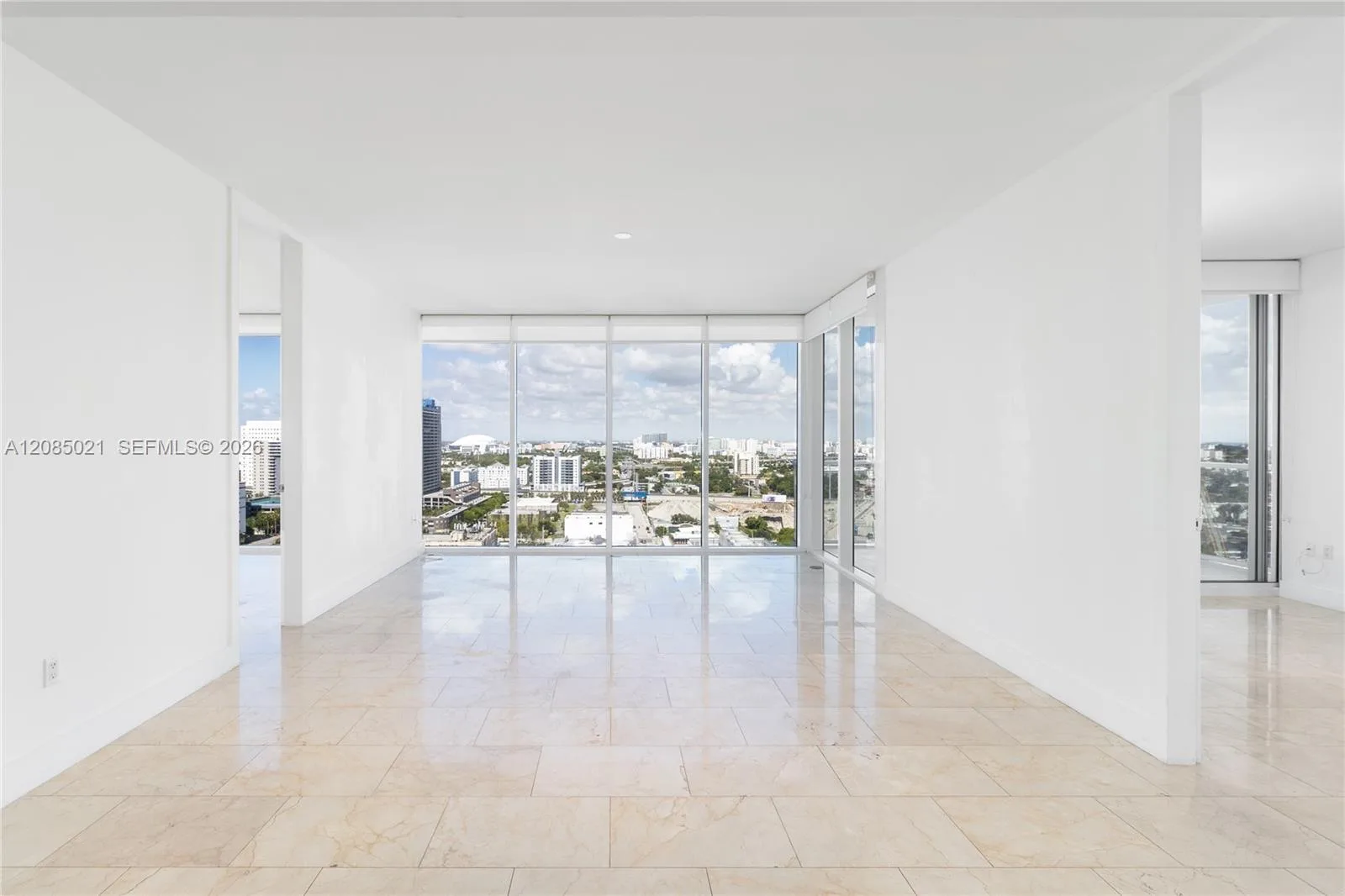 1040 Biscayne Blvd # 1806, Miami, FL 33132