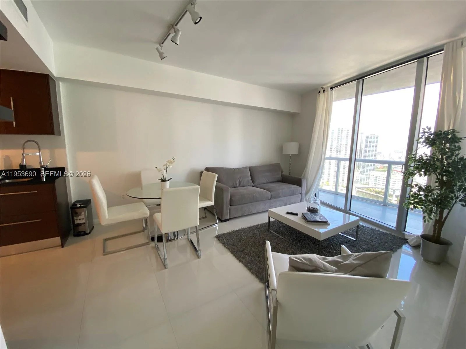 465 Brickell Ave # 3004, Miami, FL 33131 photo 4