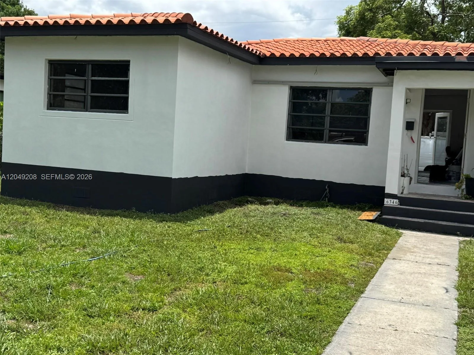 6346 NW 41st St, Virginia Gardens, FL 33166