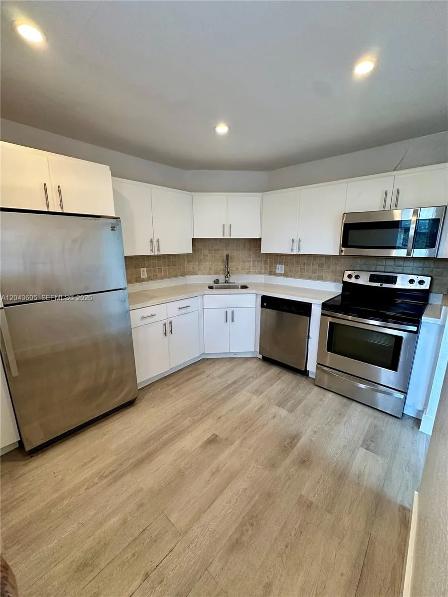 6201 N Falls Cir Dr # 212, Lauderhill, FL 33319 photo 9